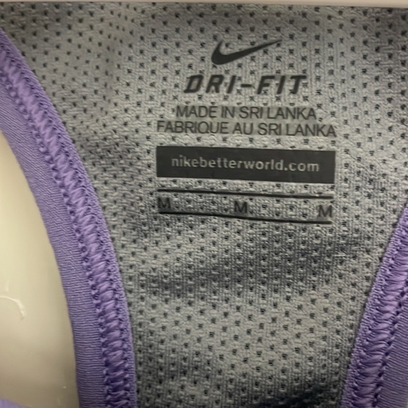 Women’s Nike workout tank top size medium - Picture 3 of 4